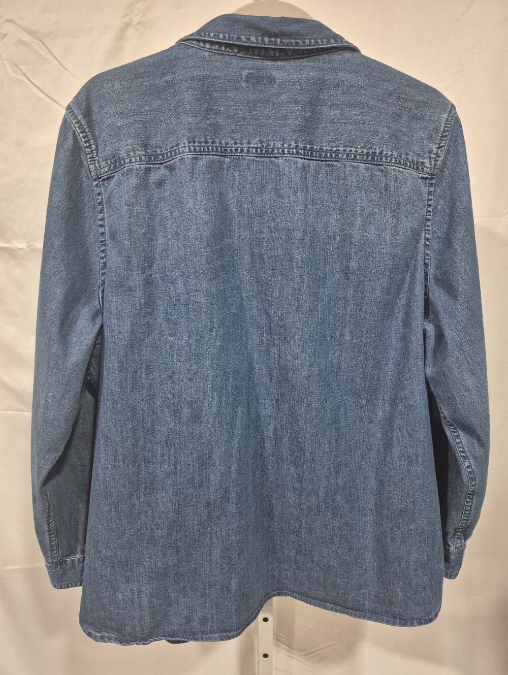L.L. Bean 100% Cotton Chambray Button Front Shirt, Medium Wash Blue Size 1X - Picture 4 of 4